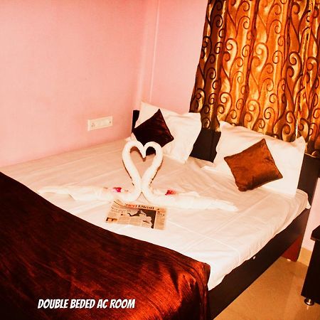 Mansarovar Guest House 乌贾因 外观 照片