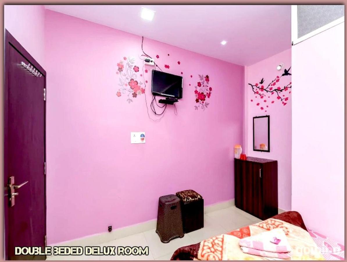 Mansarovar Guest House 乌贾因 外观 照片