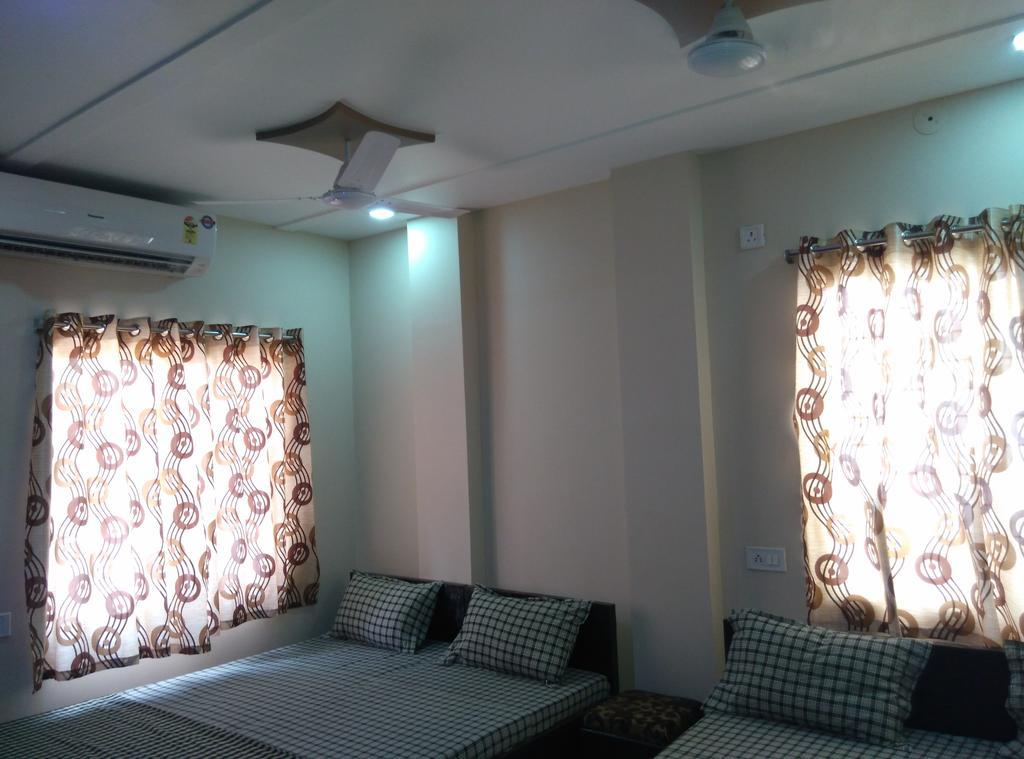 Mansarovar Guest House 乌贾因 外观 照片