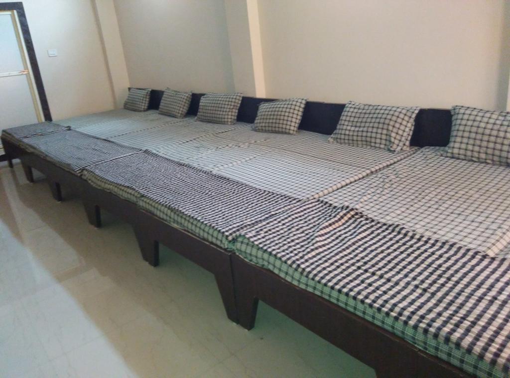 Mansarovar Guest House 乌贾因 外观 照片