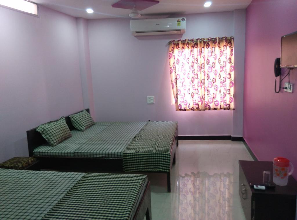Mansarovar Guest House 乌贾因 外观 照片