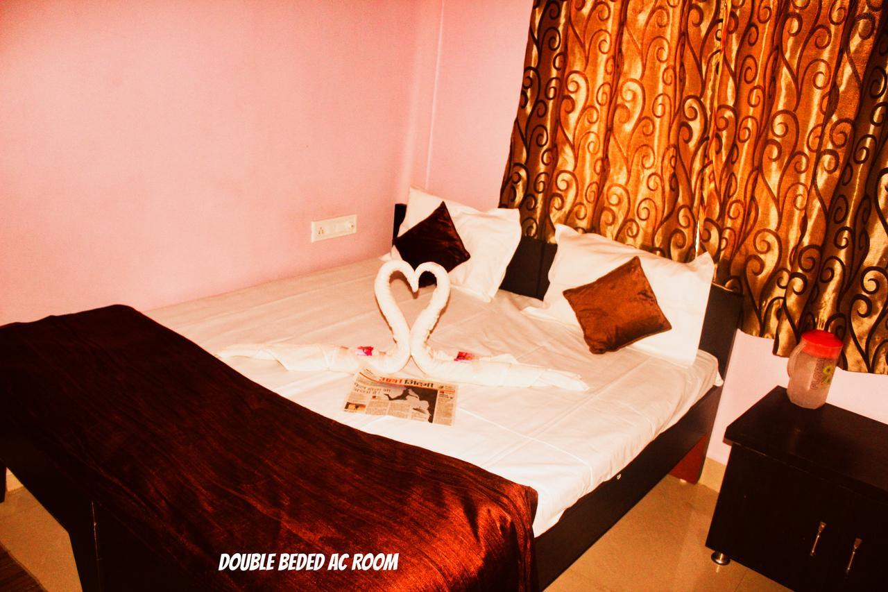 Mansarovar Guest House 乌贾因 外观 照片