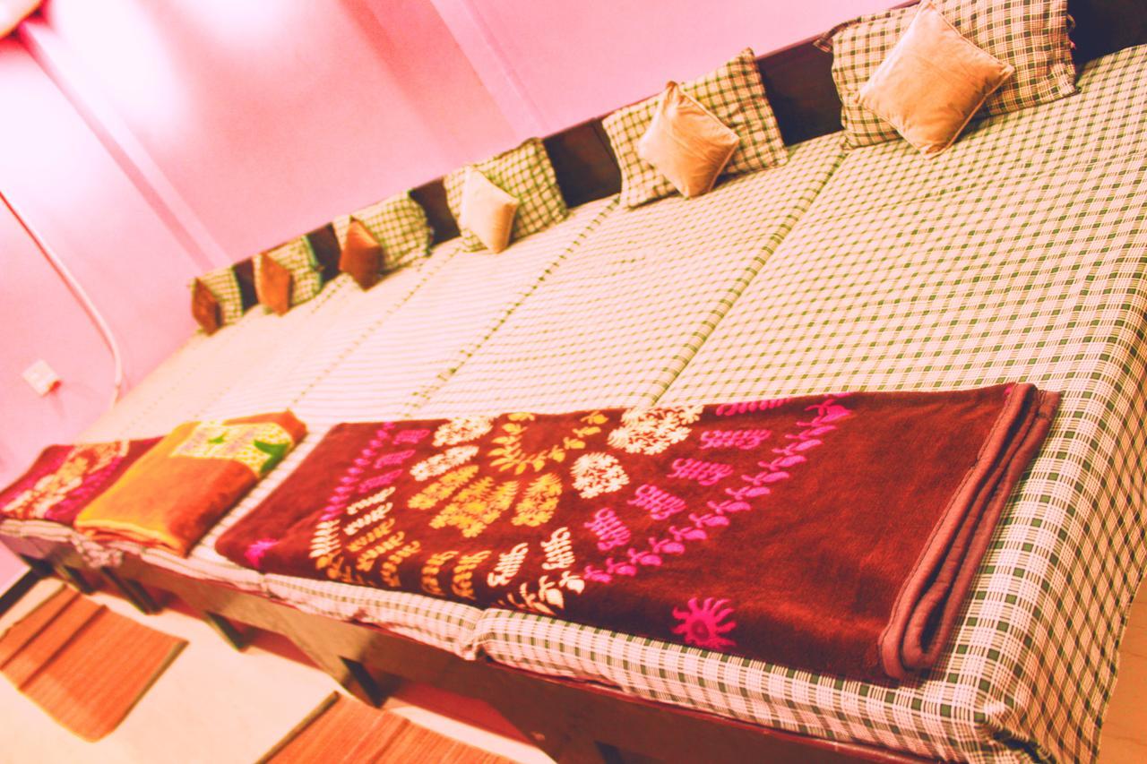 Mansarovar Guest House 乌贾因 外观 照片
