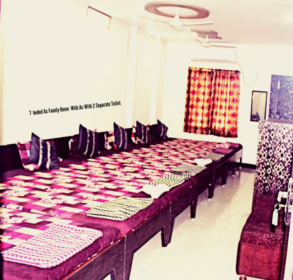 Mansarovar Guest House 乌贾因 外观 照片